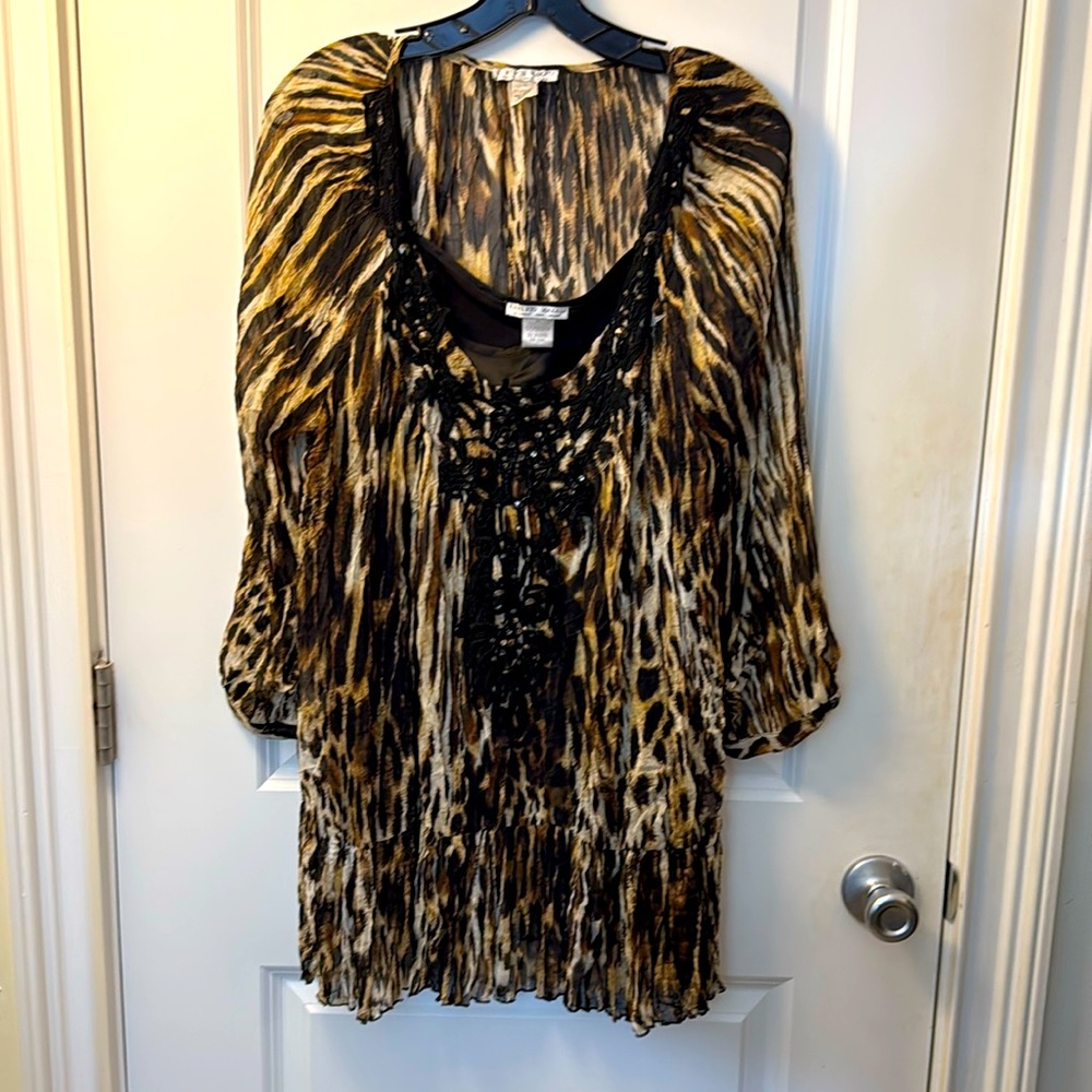 Animal patterned blouse ALBERTO MAKALI size  xl with black camisole